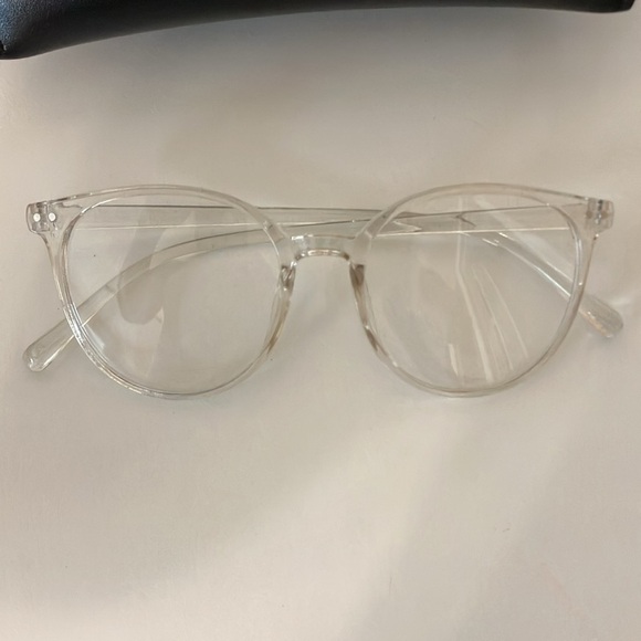SHEIN blue light glasses and case Preowned - Picture 4 of 4